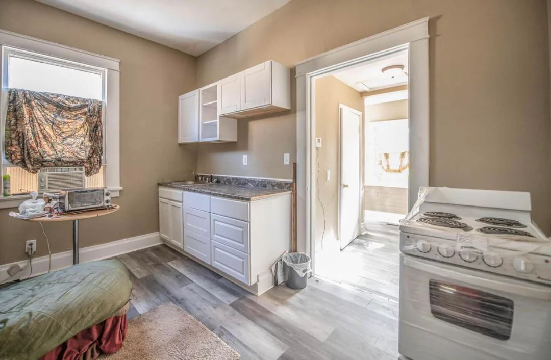 صباغ فني دهانات - فني دهانات بالكويت - صباغ فني بالكويت - افضل فني صباغ دهانات بالكويت